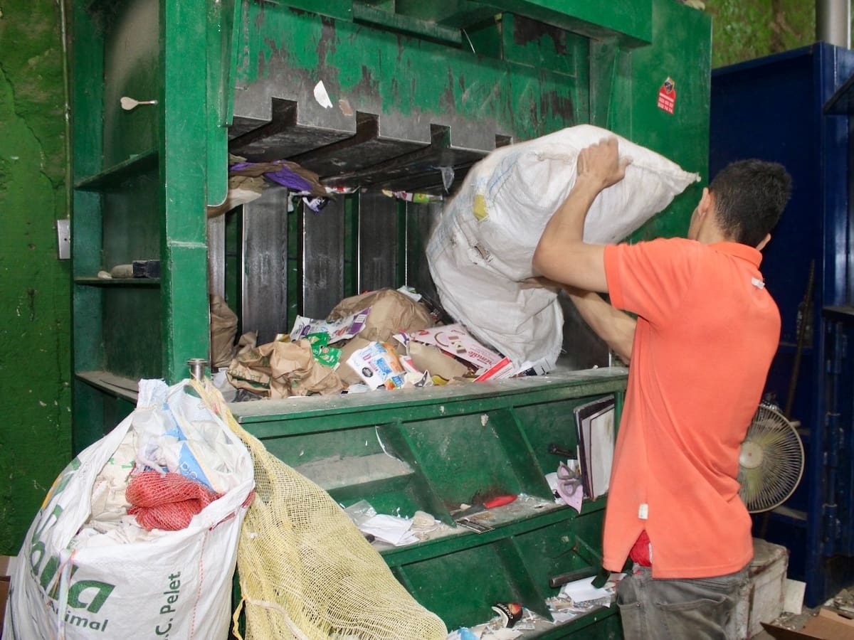 Reciclaje en Medellín evita que 29.000 toneladas de residuos lleguen al relleno sanitario