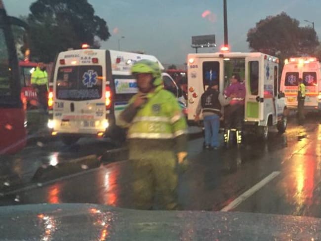 Doce personas heridas dejan accidente de dos buses de Transmilenio