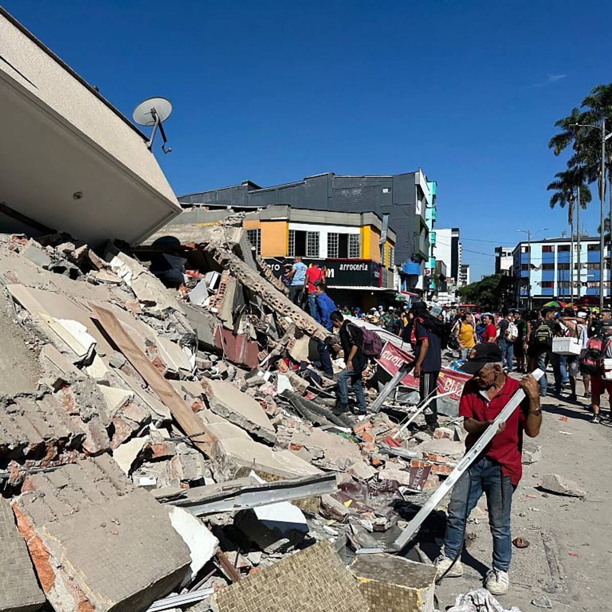La gente sufre y tiene miedo: exministro Mayr pide atención psicológica para afectados por terremoto