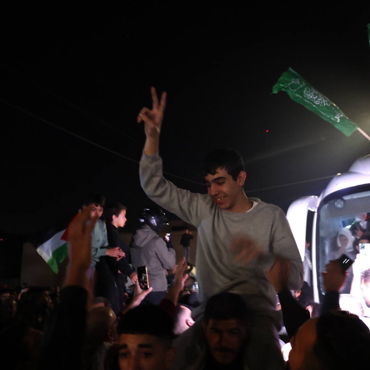 Segundo día de tregua: 14 rehenes de Hamás serán canjeados por 42 presos palestinos