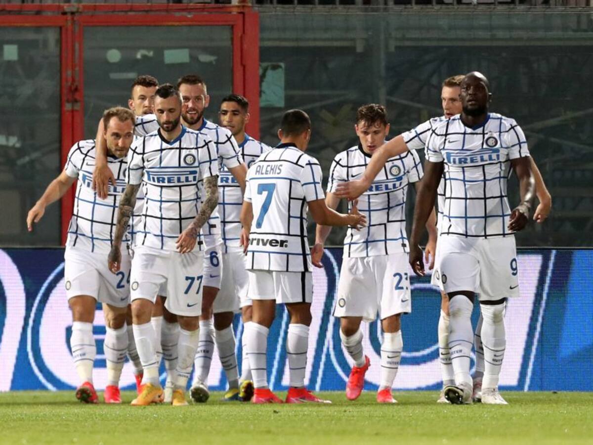 Inter de Milan le ganó al Crotone y está a un paso del título
