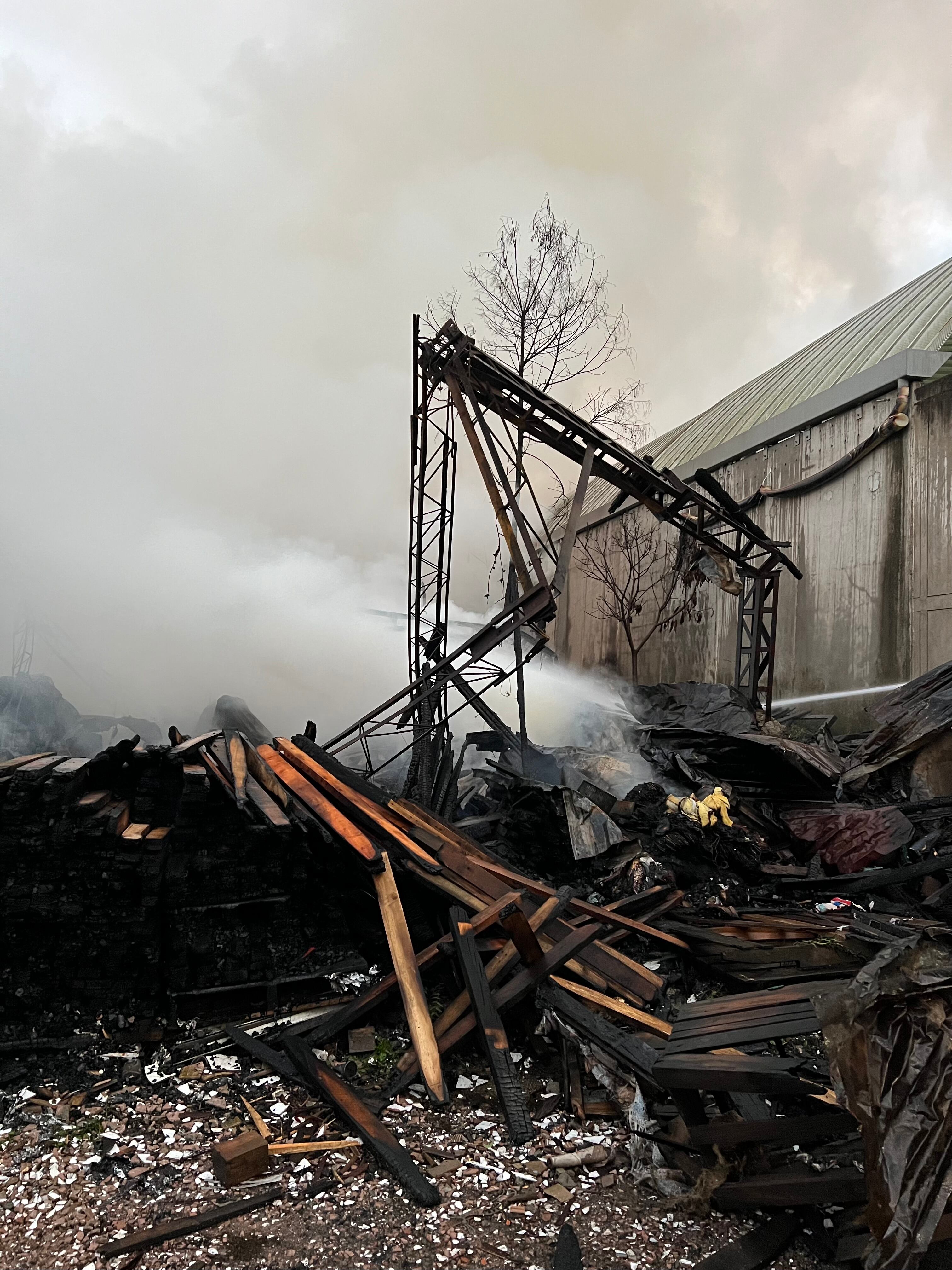 Incendio estructural en Medellín. (Imagen referencial). Foto: Caracol Radio.