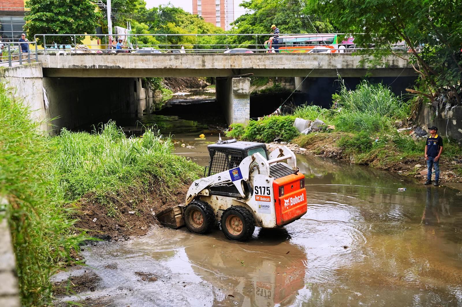 200 metros cúbicos de sedimento fueron extraídos del canal Ricaurte