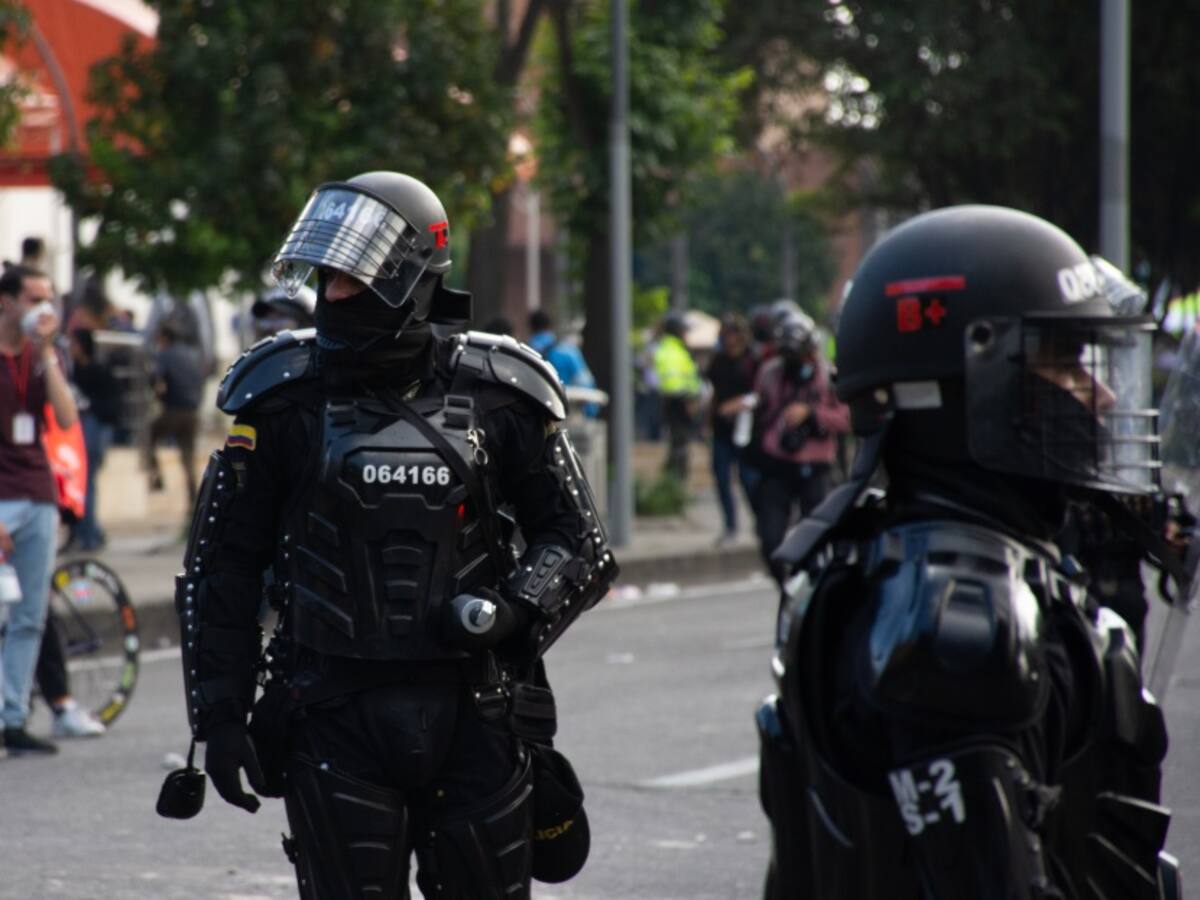 Esmad interviene en disturbios de la U. Pedagógica tras actos de vandalismo