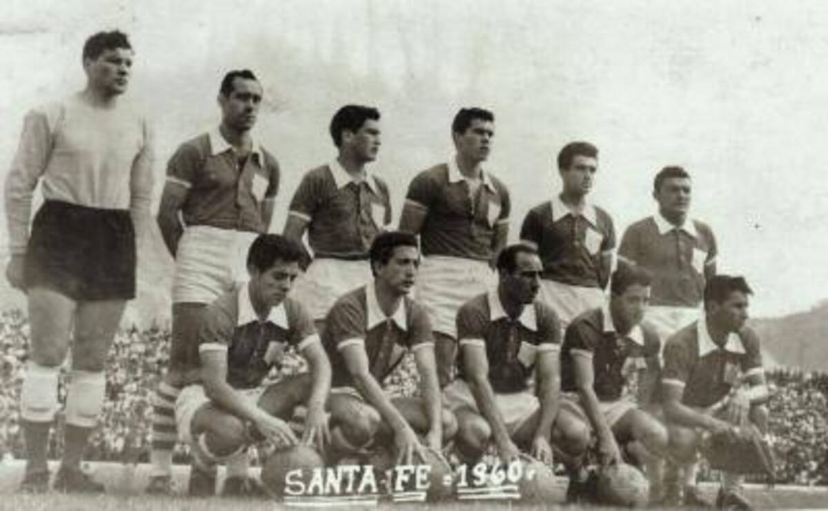 SANTA FE 1960 ARRIBA IZQ-DER: Bevilaqua, Montero, Silva,  Milne, Víctor García y  Rodríguez. ABAJO IGUAL ORDEN: Bustamante, Campana, Panzutto, Perazzo y Zipa González.