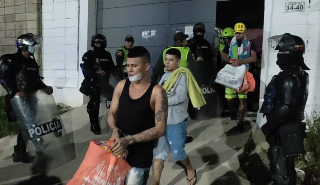 Algunos de los reclusos trasladados.