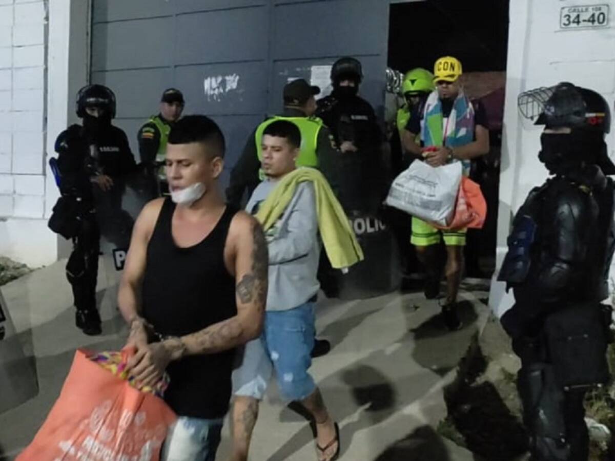 Trasladan diez reclusos del Centro de Detención Transitorio