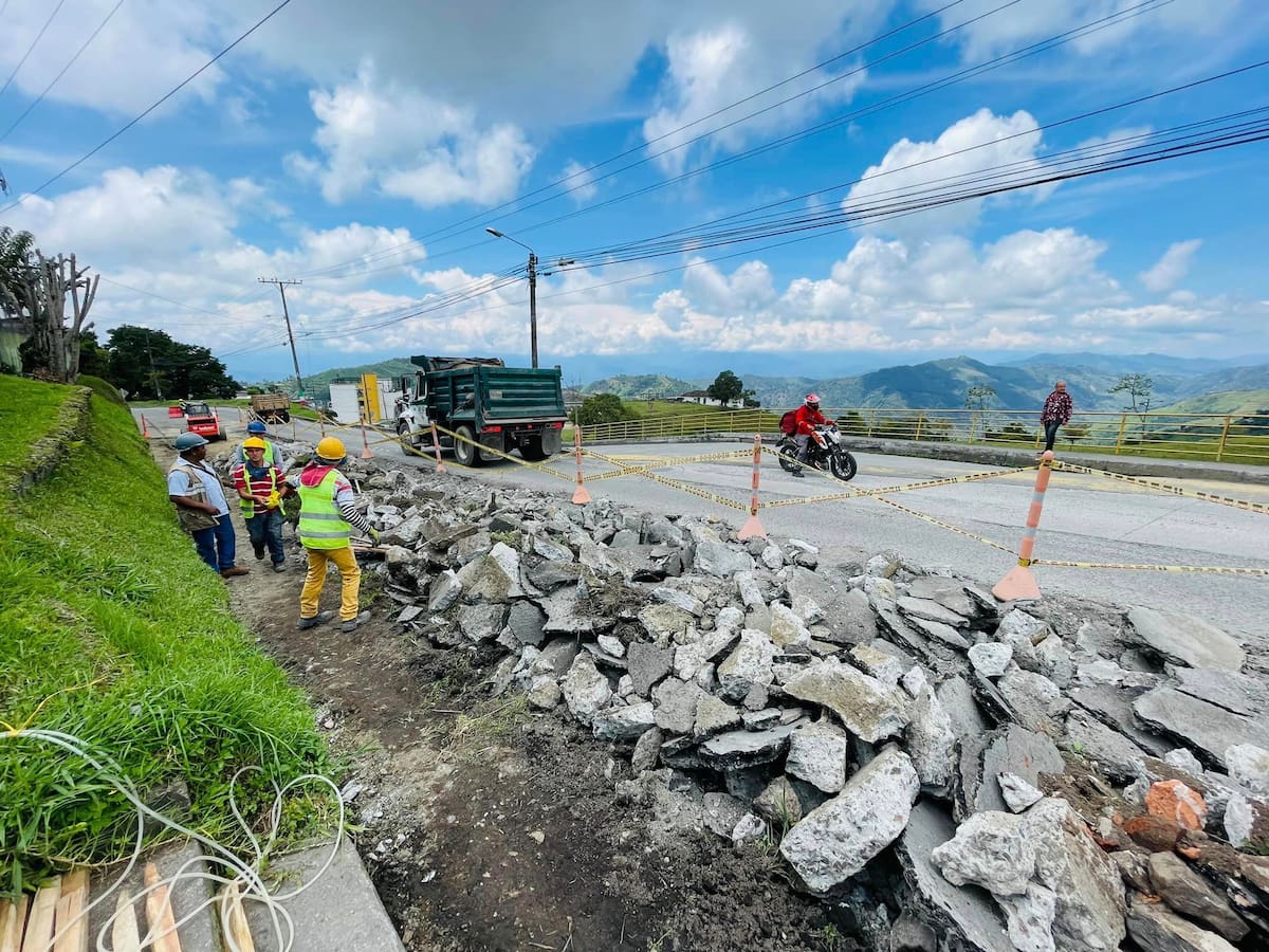 En dos meses estaría terminada la rehabilitación de la vía Tres Puertas – La Cabaña