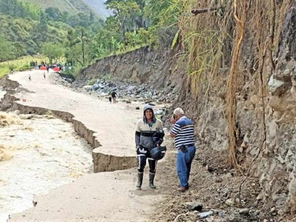 Fuertes lluvias dejan incomunicados a los departamentos de Cauca y Huila