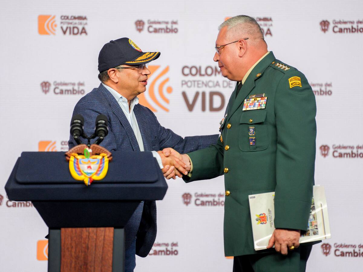 FF.MM reconocen que presidente Petro fue mal informado sobre robo de armamento