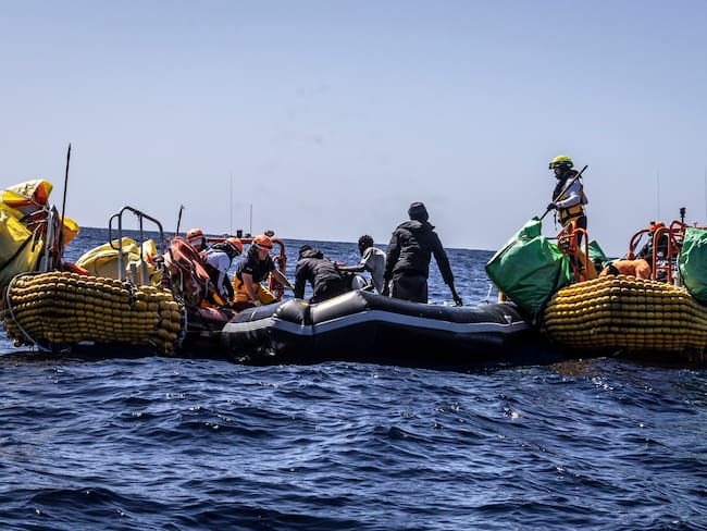 ROMA, 14/03/2024.-Al menos 60 personas, entre ellas varias mujeres y un niño, han muerto en un naufragio ocurrido en el Mediterráneo central, según han relatado los supervivientes rescatados en las últimas horas por el Ocean Viking, la nave humanitaria de SOS Mediterranée, reveló este jueves la ONG. El Ocean Viking rescató este miércoles a 25 supervivientes, dos de las cuales fueron evacuados de urgencia a Sicilia (sur de Italia) debido a su &quot;estado crítico&quot;, explicó la organización en sus redes sociales.EFE/ Sos Mediterranée
