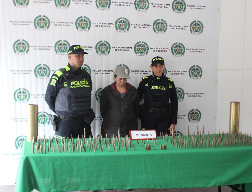 En el operativo fue capturada una mujer que fue entregada a las autoridades.