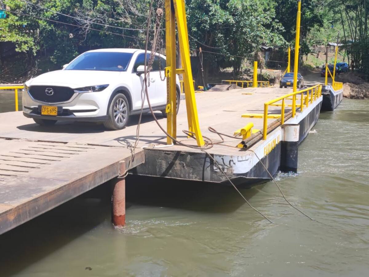 Ordenan suspender paso por planchón sobre el río La Vieja entre Quindío y Valle