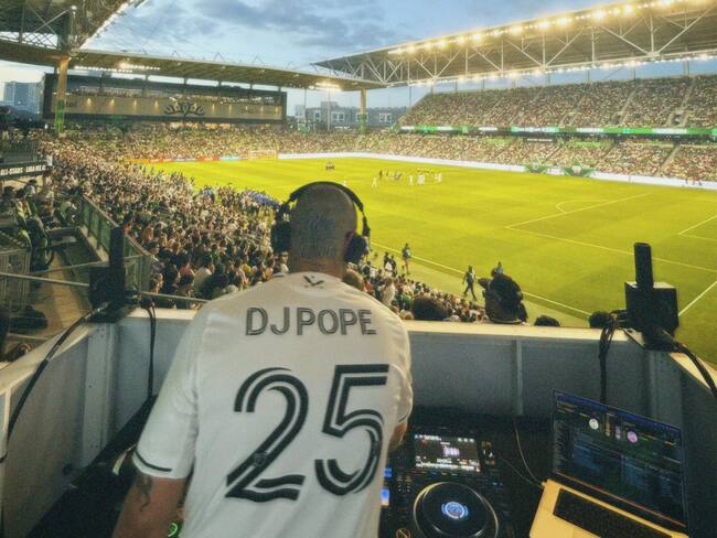 DJ Pope encendió el All-Star Game de la MLS con reguetón colombiano ante miles en Austin, Texas