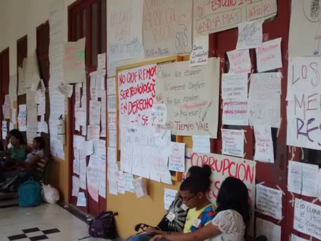 Estudiantes de Unicartagena mantienen la toma del Claustro San Agustín