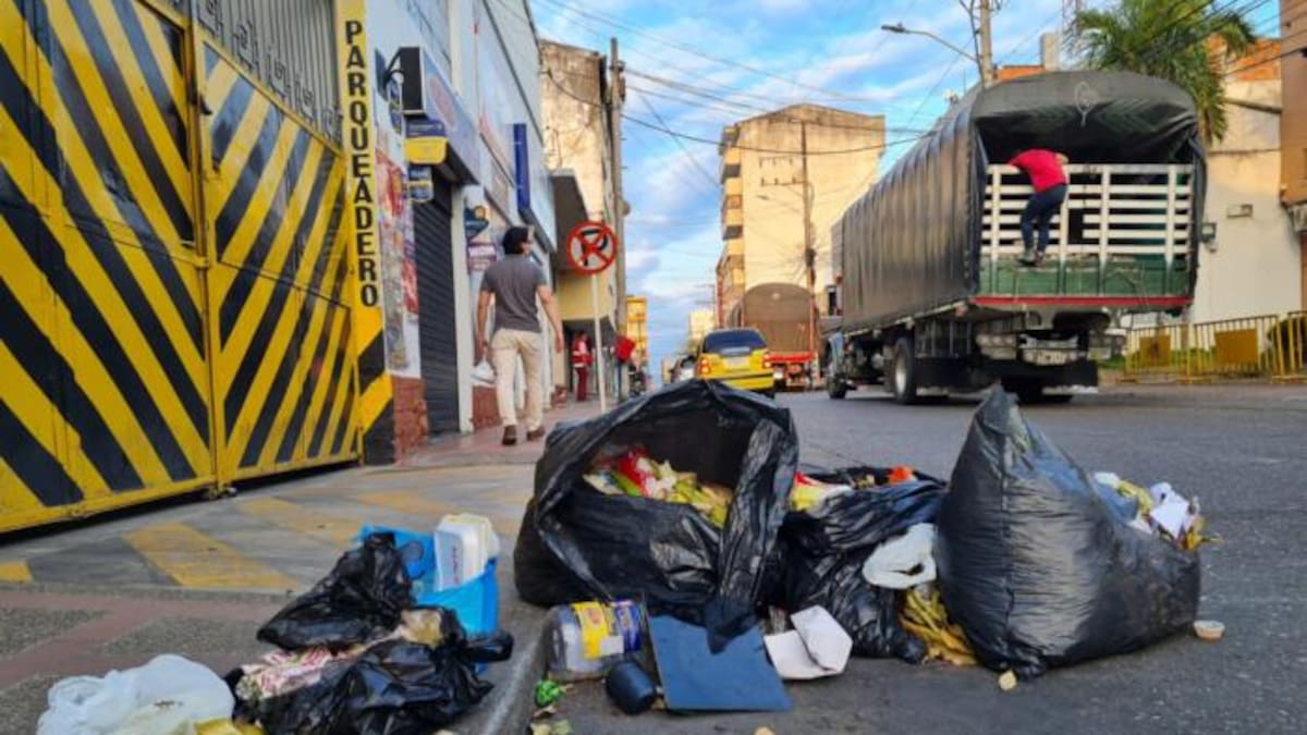 Cierre del relleno sanitario deja 480 toneladas de basura sin recoger en Neiva