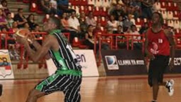 Bambuqueros perdió su primer partido como local, aunque sigue manteniendo el liderato