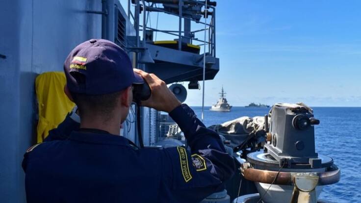 Armada continúa buscando a 5 personas desaparecidas tras naufragio en el Pacífico