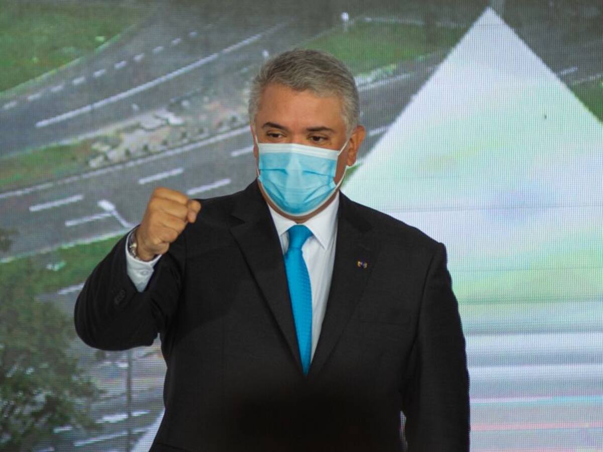 Duque le sale al paso a polémica fotografía con indígenas en el Amazonas