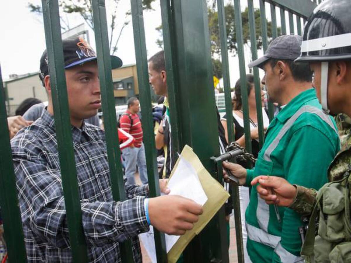 Polo Democrático pide archivar proyecto que amplía el periodo del servicio militar