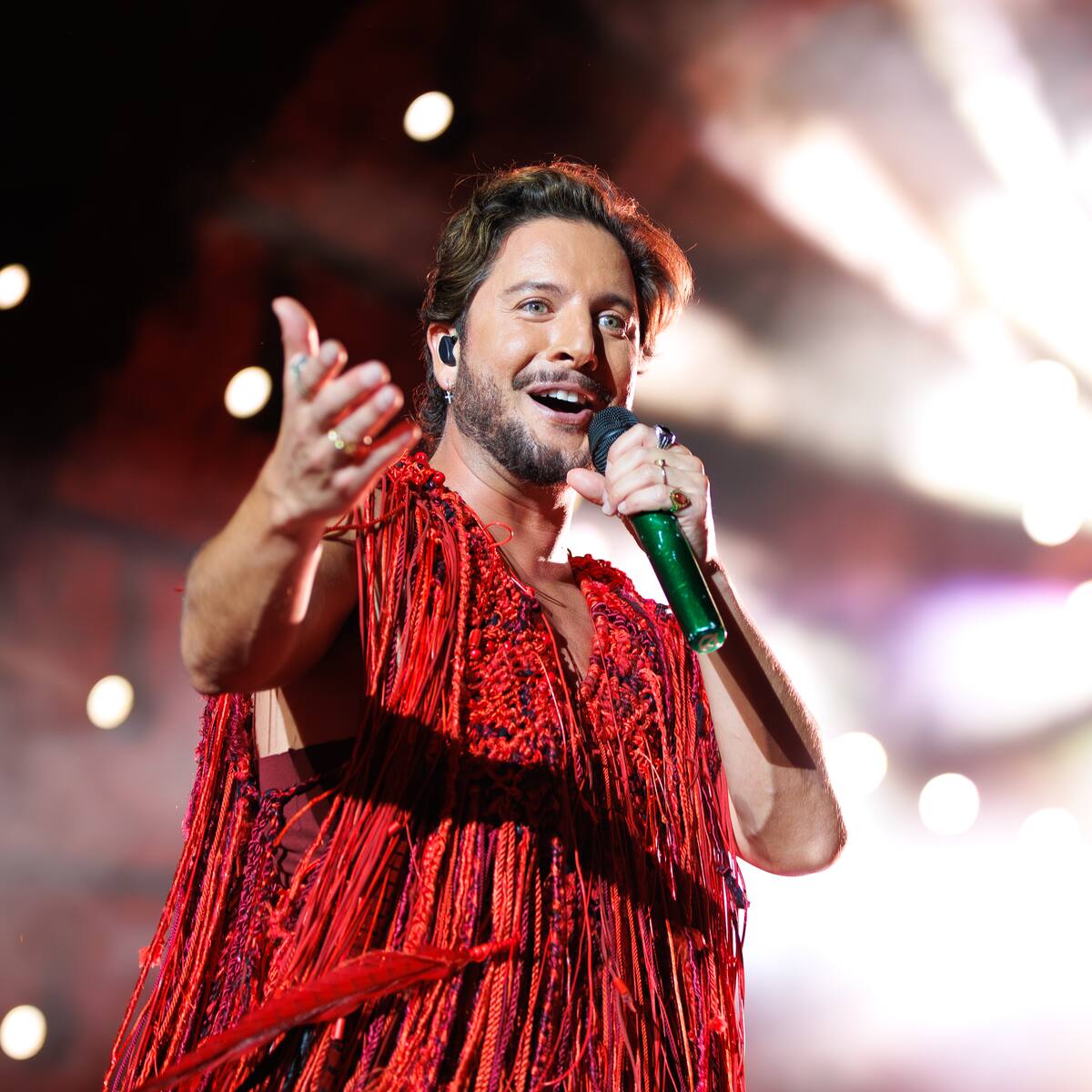 Manuel Carrasco desde los Premios Juventud habló de su trabajo con el colombiano Juanes