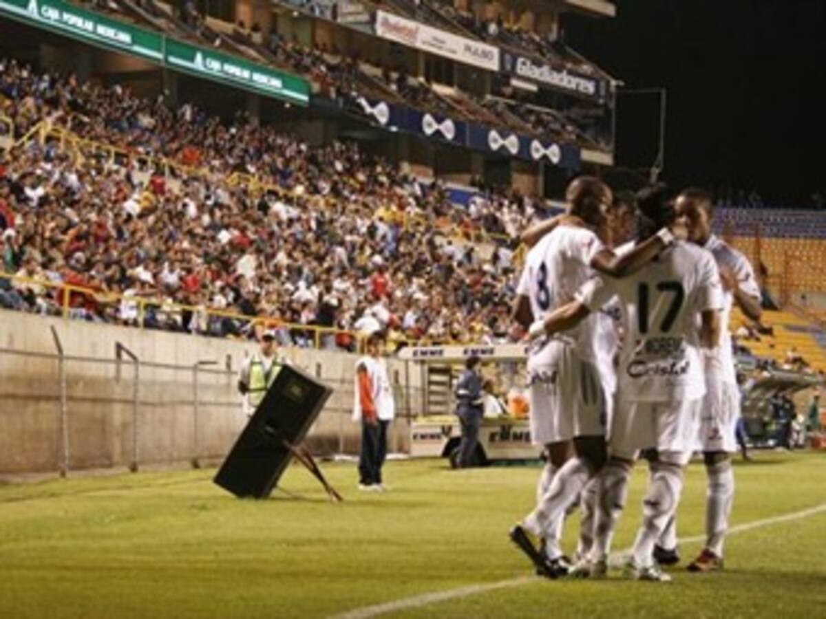 Once Caldas golea 3-1 al Tolima y es líder solitario