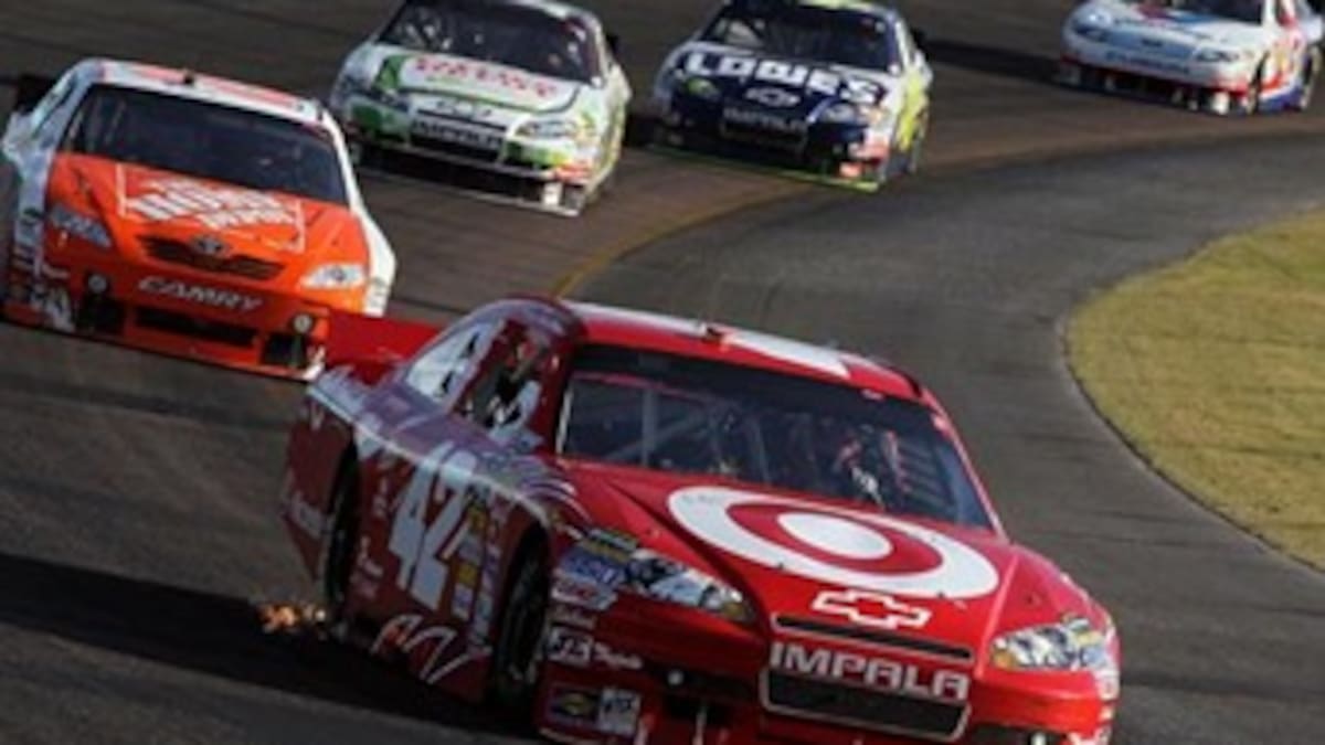 Juan Pablo Montoya terminó 19 en carrera de la Nascar en Phoenix