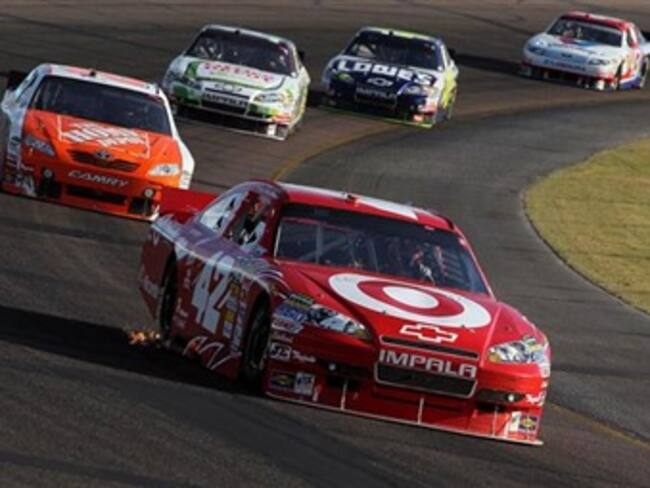 Juan Pablo Montoya terminó 19 en carrera de la Nascar en Phoenix