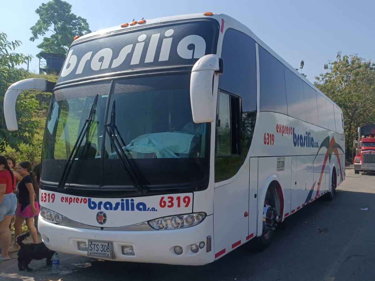 Cuatro días durmiendo en un bus por bloqueos viales