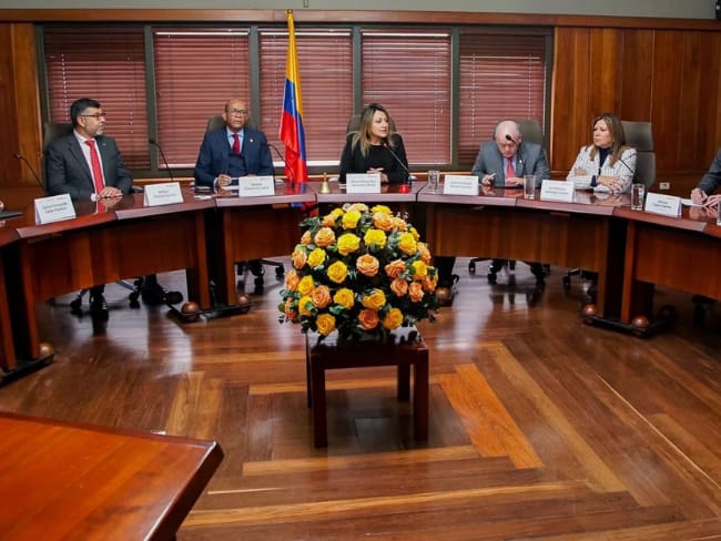 Autoridades evalúan medidas de seguridad por alerta de atentado a Palacio de Justicia