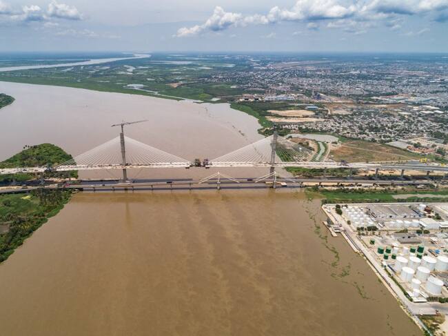 El puente de Barranquilla fue inaugurado por el presidente Misael Pastrana, el 6 de abril de 1974