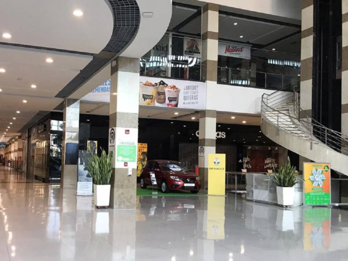 VIDEO: Centros comerciales operan con menos del 50% de los locales