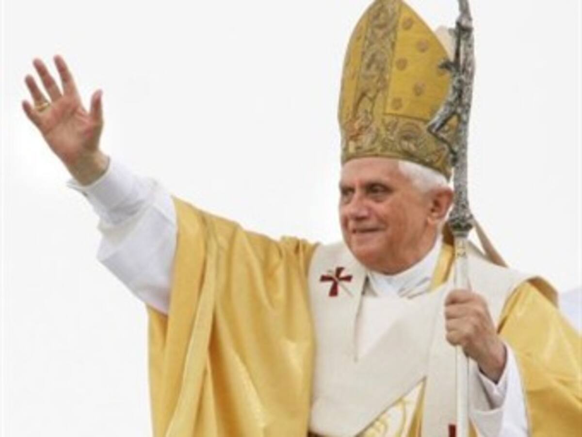 Papa y Zapatero hablaron de la ley de libertad religiosa y del viaje a España