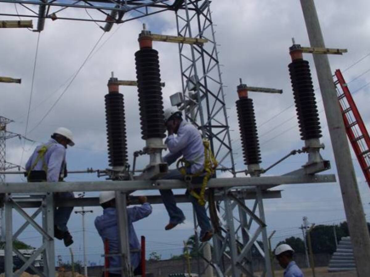 El Gobierno pide a Electricaribe acelerar programa para mejor servicio