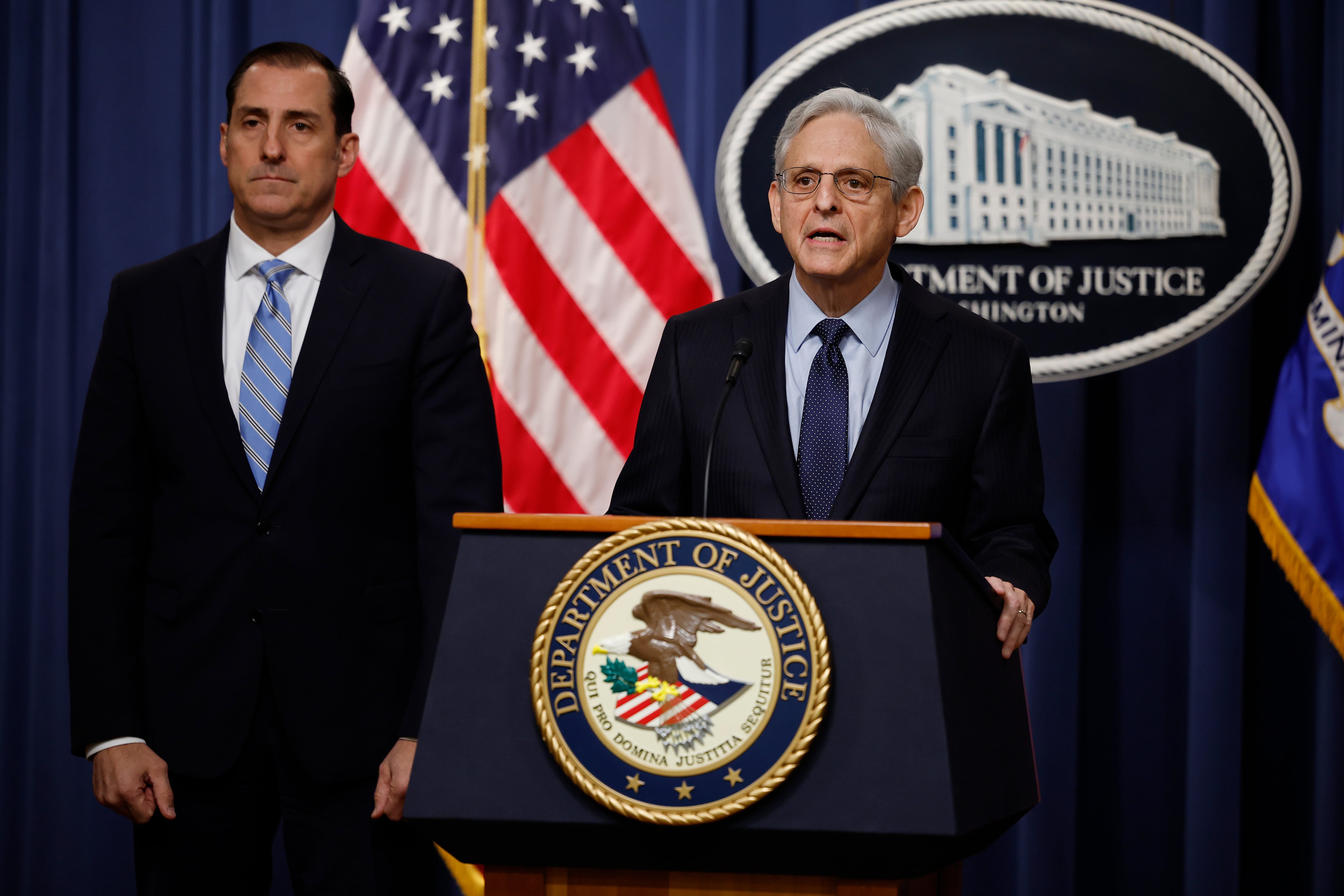 Fiscal General de EE.UU. Merrick Garland asigna perito especial para investigar documentos clasificados hallados en residencia de Biden.