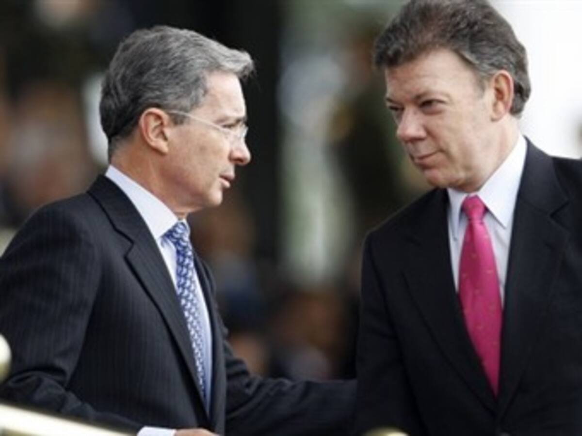 Insinuaciones de Uribe de nexos entre Santos y Mindefensa son malévolas: Presidencia