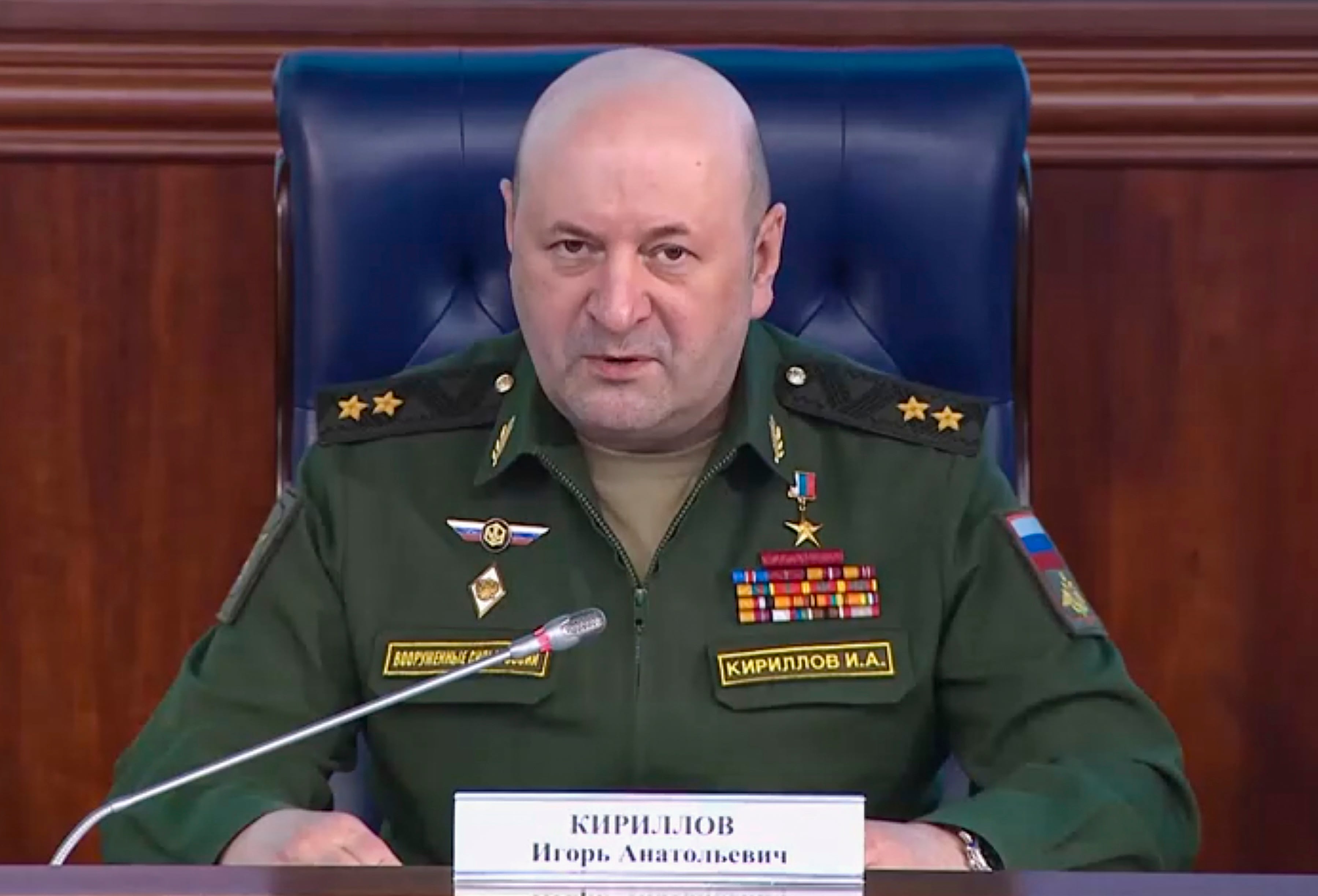 Moscow (Russian Federation), 17/12/2024.- A handout still image taken from a handout video provided on 24 October 2022 by the Russian Defence ministry press-service shows Russian Lieutenant General Igor Kirillov, in charge of Russian troops for radioactive, chemical and biological protection, speaking at a briefing in Moscow, Russia (issued 17 December 2024). 'ÄòThe head of the radiation, chemical and biological defense troops of the Russian Armed Forces, Igor Kirillov, and his assistant were killed as a result of a homemade bomb explosion in Moscow'Äô, the Russian Investigative Committee reported. (Rusia, Moscú) EFE/EPA/RUSSIAN DEFENCE MINISTRY PRESS SERVICE/HANDOUT HANDOUT HANDOUT EDITORIAL USE ONLY/NO SALES