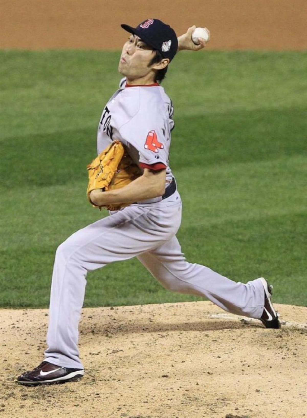 En el quinto juego derrotó a San Luis 3-1 en el Bush Stadium de los Cardenales, para poner la serie 3-2 a favor y continuar la serie en su patio, donde espera sellar el título de la Serie Mundial.