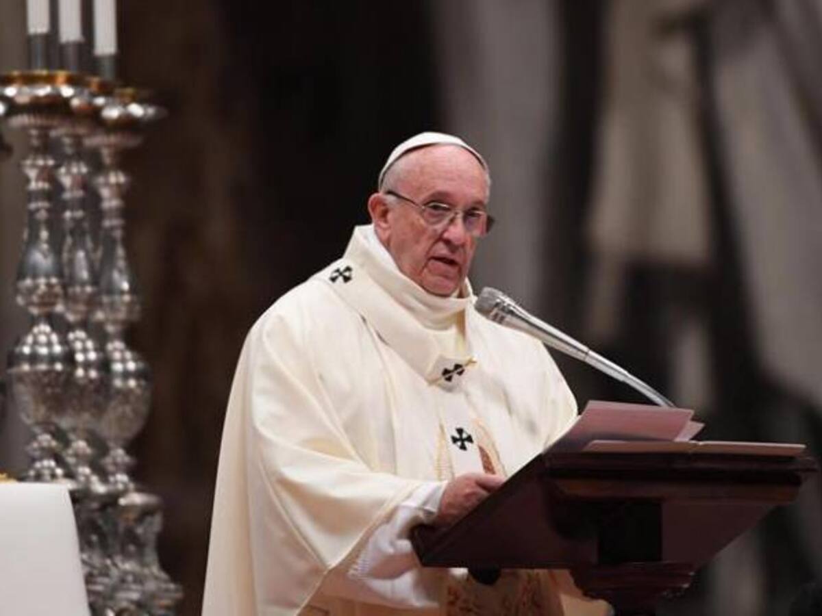 Francisco trina sobre el perdón, tras reunirse con Santos y Uribe