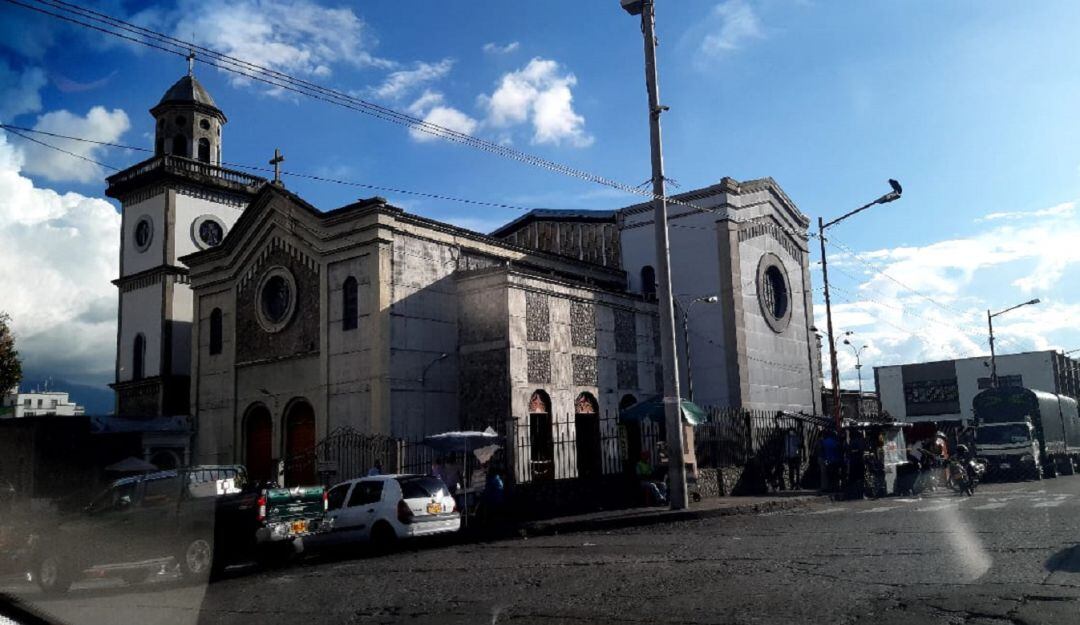 Iglesia del Sagrado Corazón de Jesús en Armenia, conocida como la iglesia de piedra