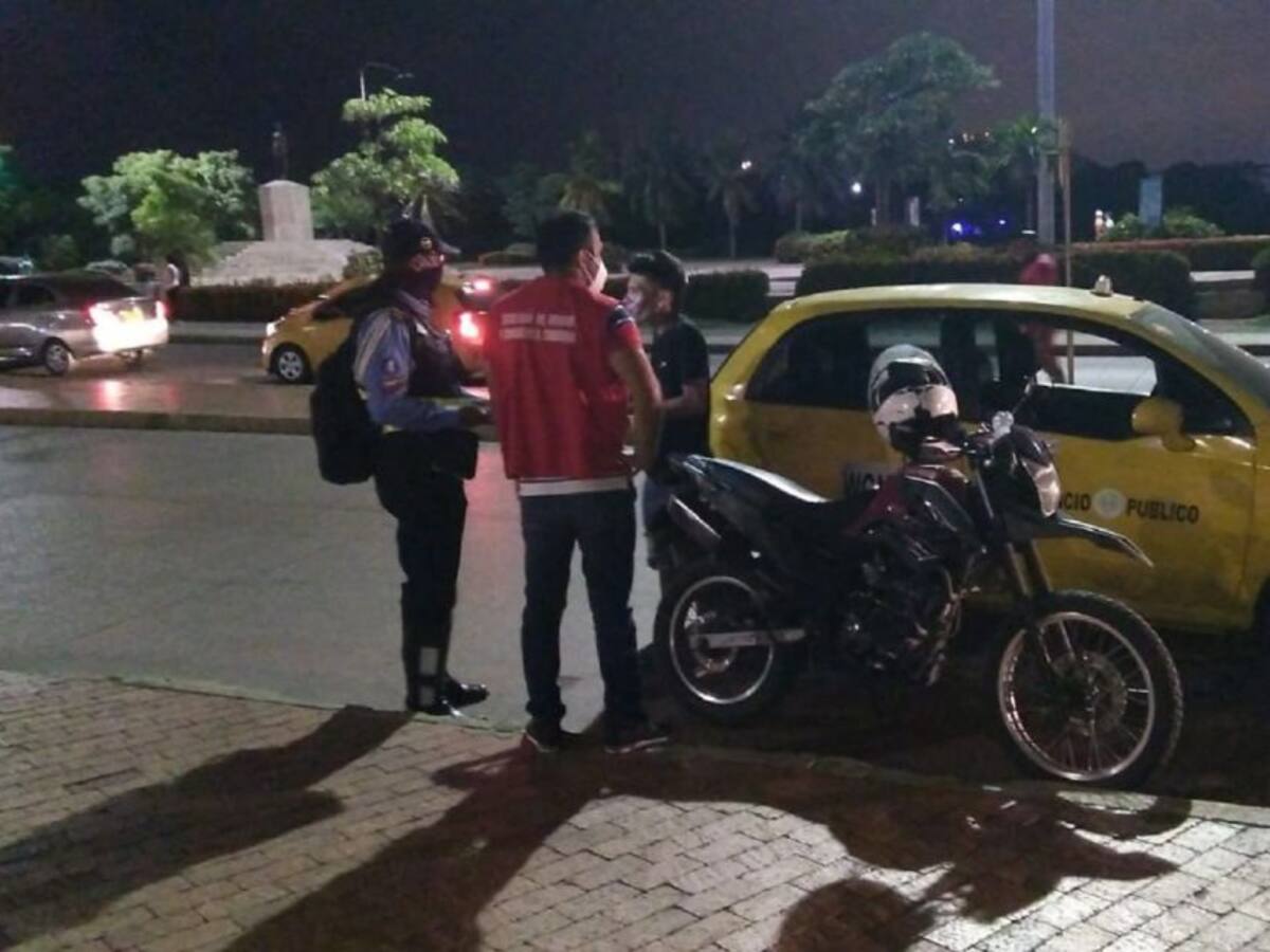 11 comparendos a motos por violar horario de circulación en Cartagena