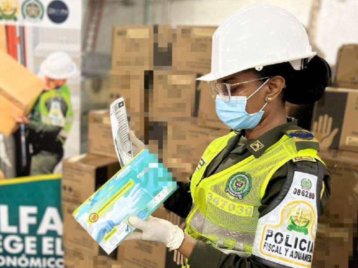 Cayó contenedor con guantes de nitrilo de contrabando en Cartagena