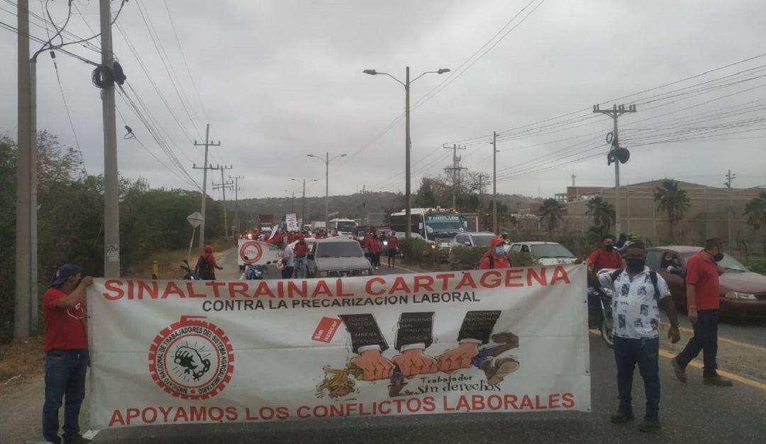 La manifestación provocó un monumental trancón en la vía principal del sector industrial de Cartagena