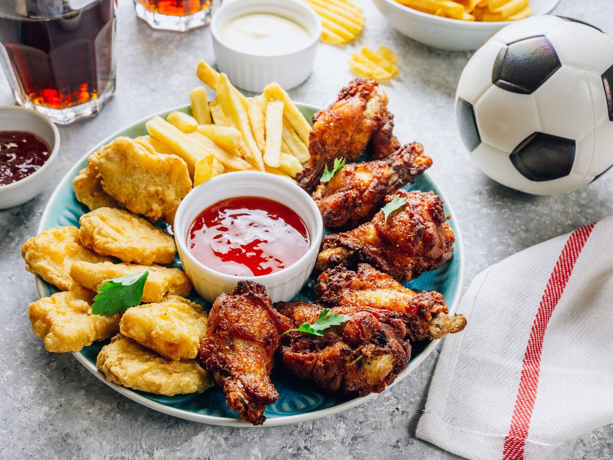 Cómo acompañar el partido entre Millonarios y Nacional: Recetas fáciles para ver la final