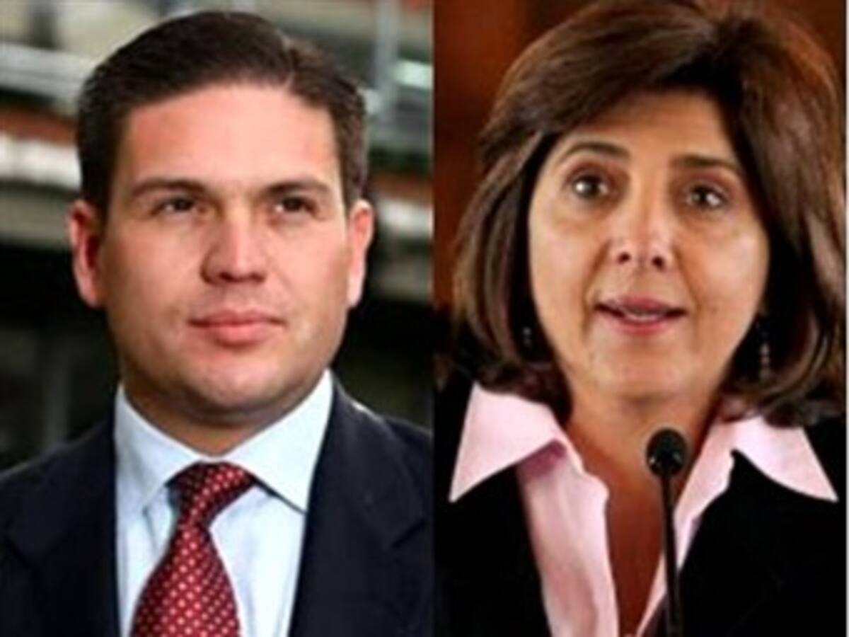 Santos ratifica en sus cargos a la Canciller y al Ministro de Defensa