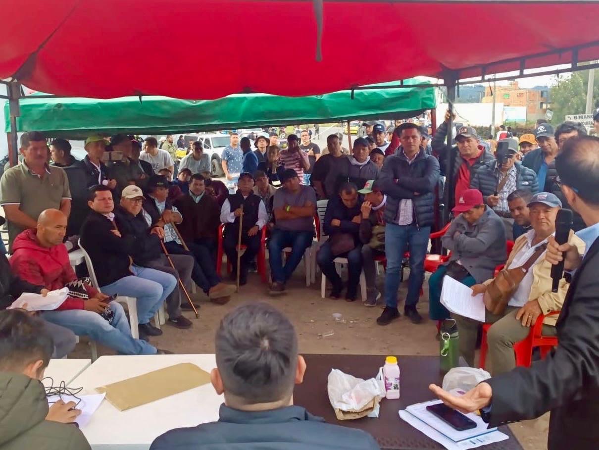 Exigían que se cumpliera con la inversión que necesitaba la vía. Foto | Invías