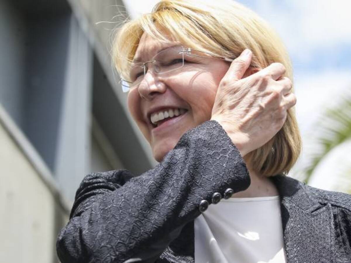 Fiscal venezolana Luisa Ortega salió hacia Brasil