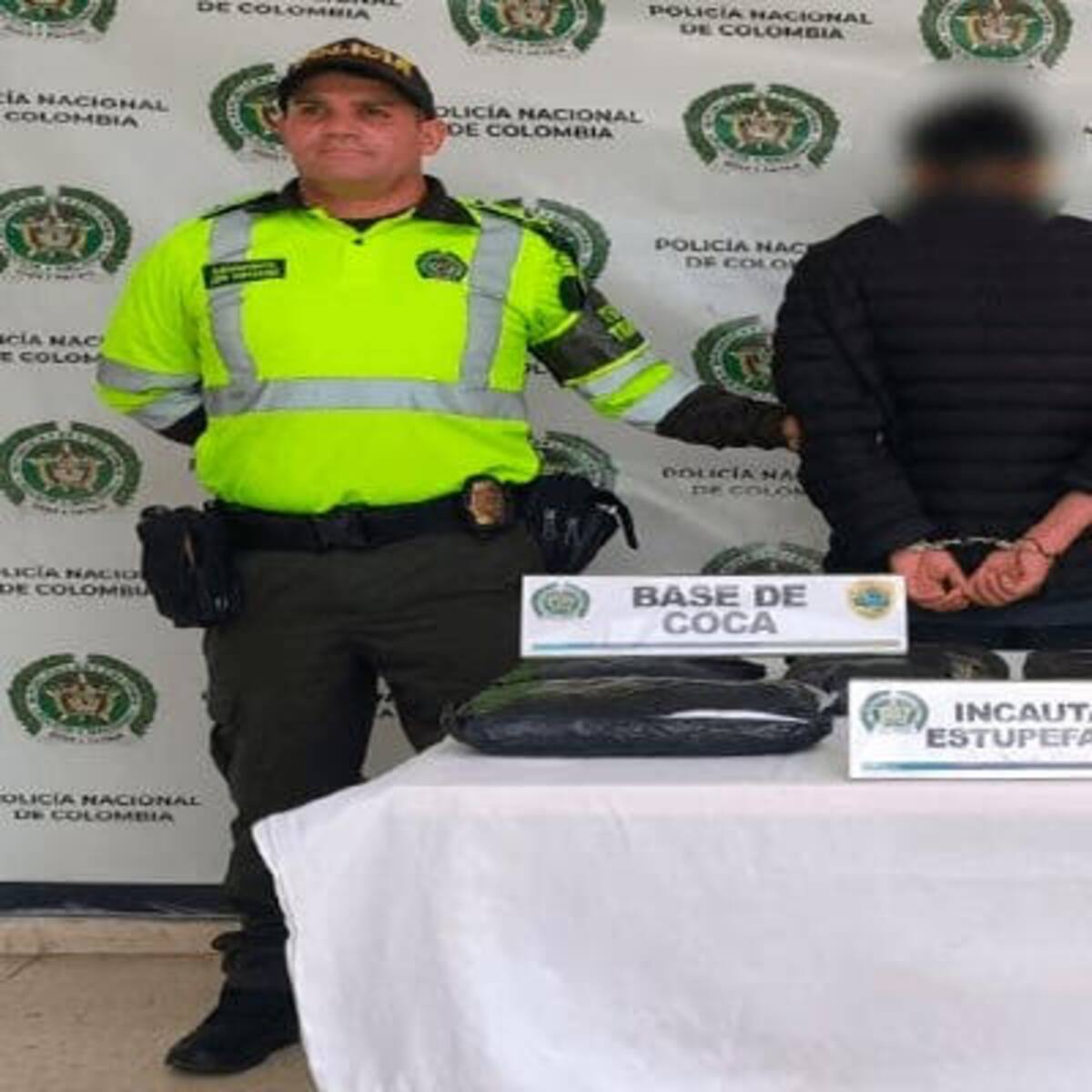 En fajas corporales hombre transportaba droga en la vía Fusagasugá-Bogotá