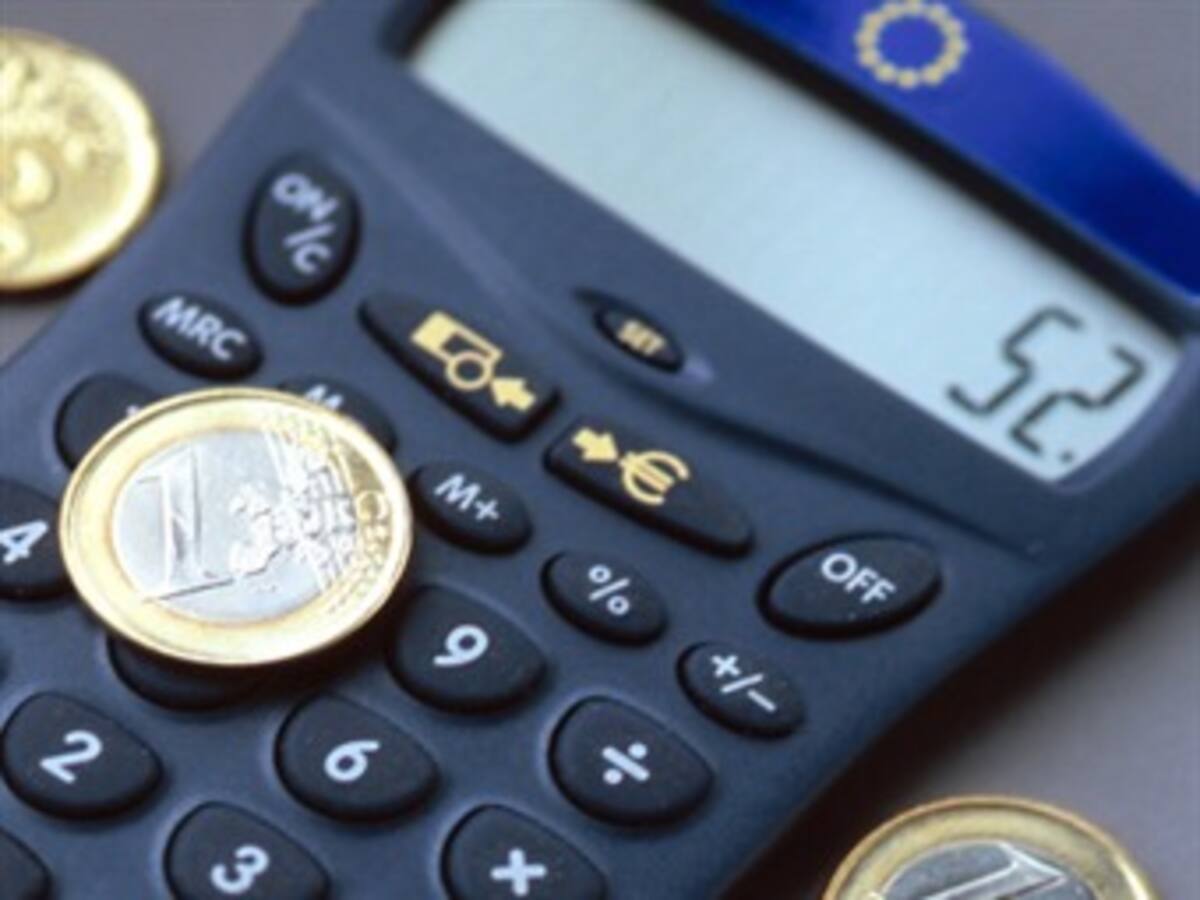 Salario mínimo debe aumentar según el crecimiento económico: Simón Gaviria