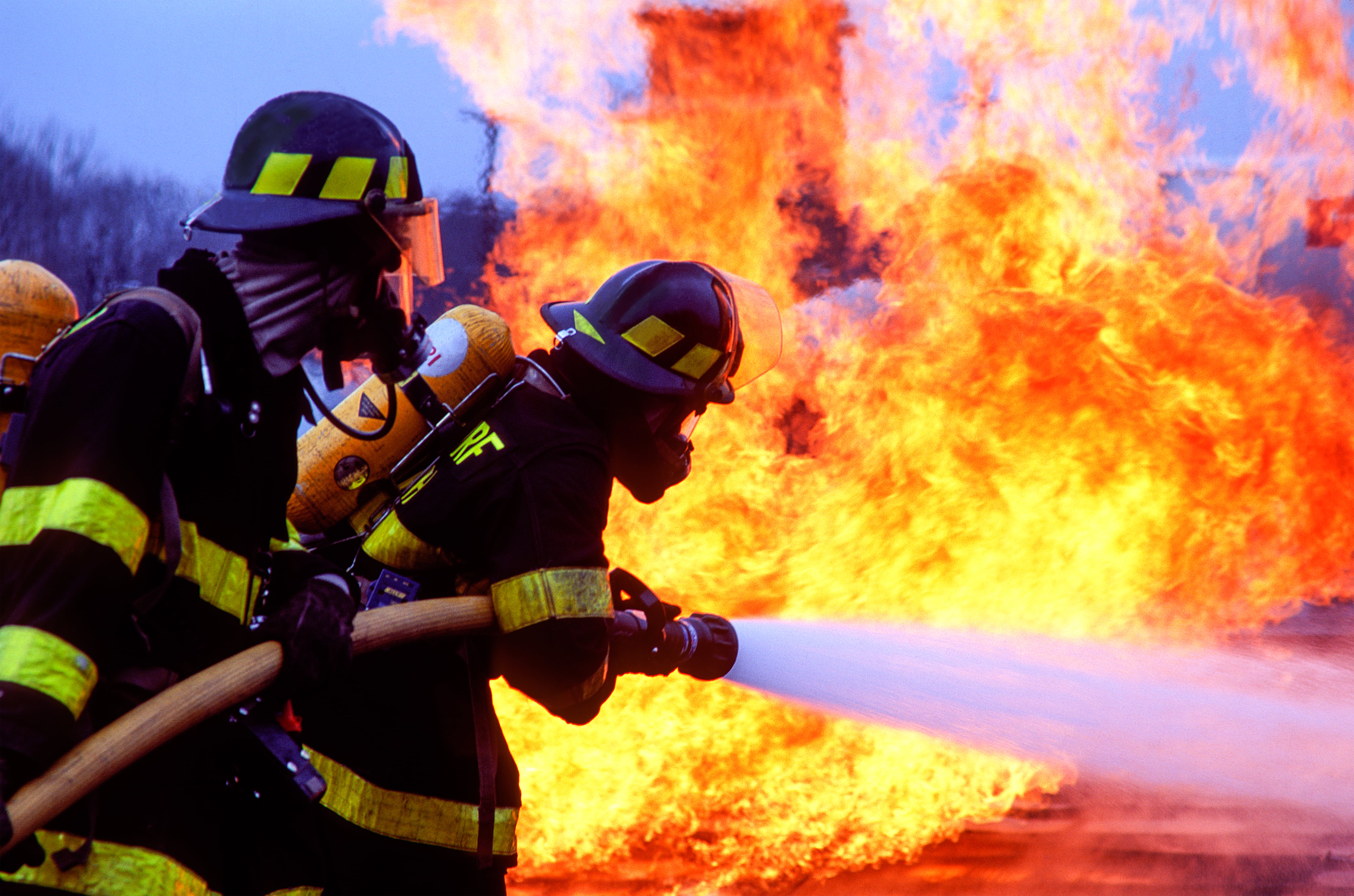 Atención de incendios en Francia.